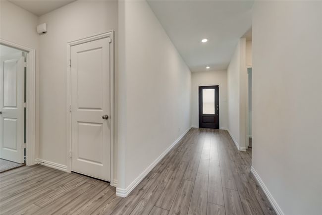 5904 Priory Dr, House other with 4 bedrooms, 2 bathrooms and null parking in Aubrey TX | Image 5