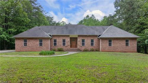 6135 Narrow Way Lane, Winston Salem, NC, 27105 | Card Image