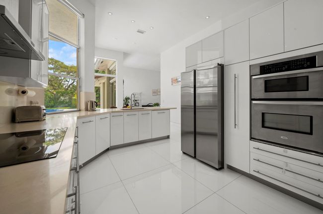 2904 Oakbrook Dr, House other with 5 bedrooms, 4 bathrooms and null parking in Weston FL | Image 11
