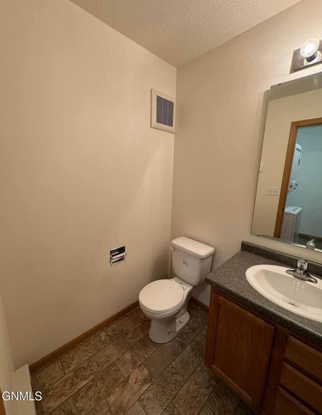 202206 10 Th Ave Se, Home with 24 bedrooms, 16 bathrooms and null parking in Crosby ND | Image 10