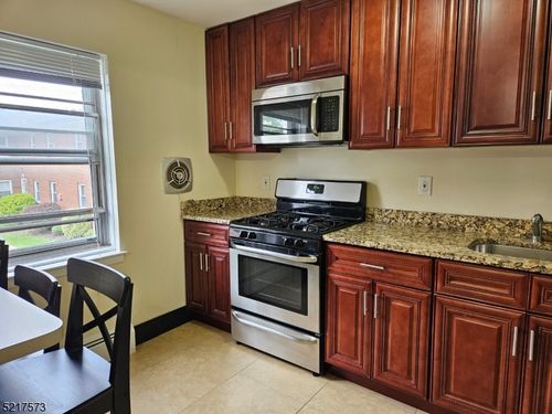 apt-1b-1140 Valley Rd, Wayne, NJ, 07470-2384 | Card Image
