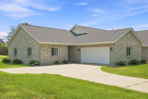 111 S West St, Belle Plaine, MN, 56011-1130 | Card Image