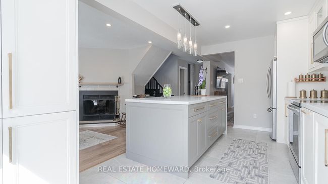 81 Hadden Cres, House other with 3 bedrooms, 3 bathrooms and 2 parking in Barrie ON | Image 6