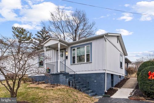 516 Hollingsworth Dr, WINCHESTER, VA, 22601-5111 | Card Image