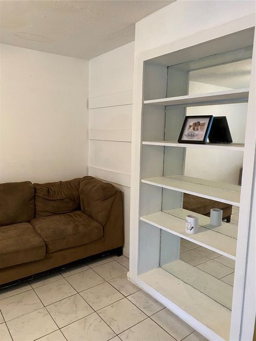 apt-412-5625 Antoine Dr, Houston, TX, 77091-4401 | Card Image