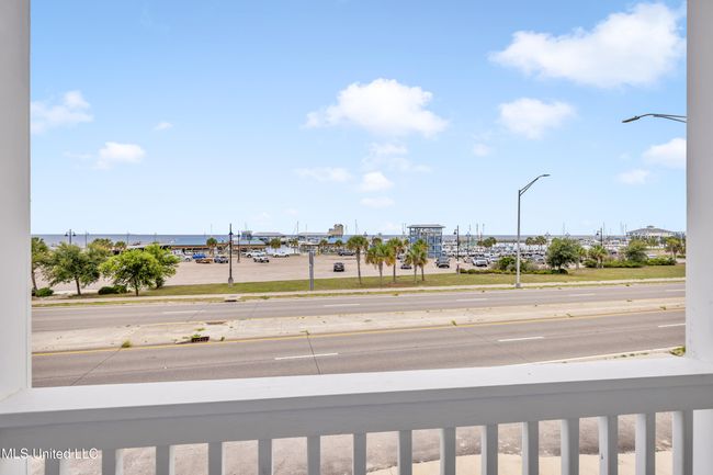 240EBeachBlvd-24 | Image 14