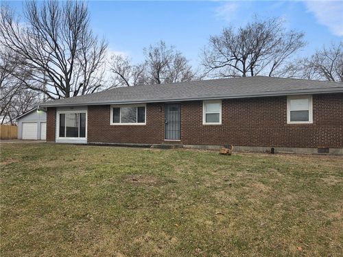 701 Lake Rd, Garden City, MO, 64747-9246 | Card Image