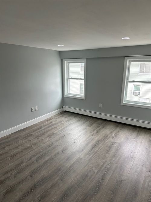 242-242 Main St, Ashland, MA, 01721-2108 | Card Image