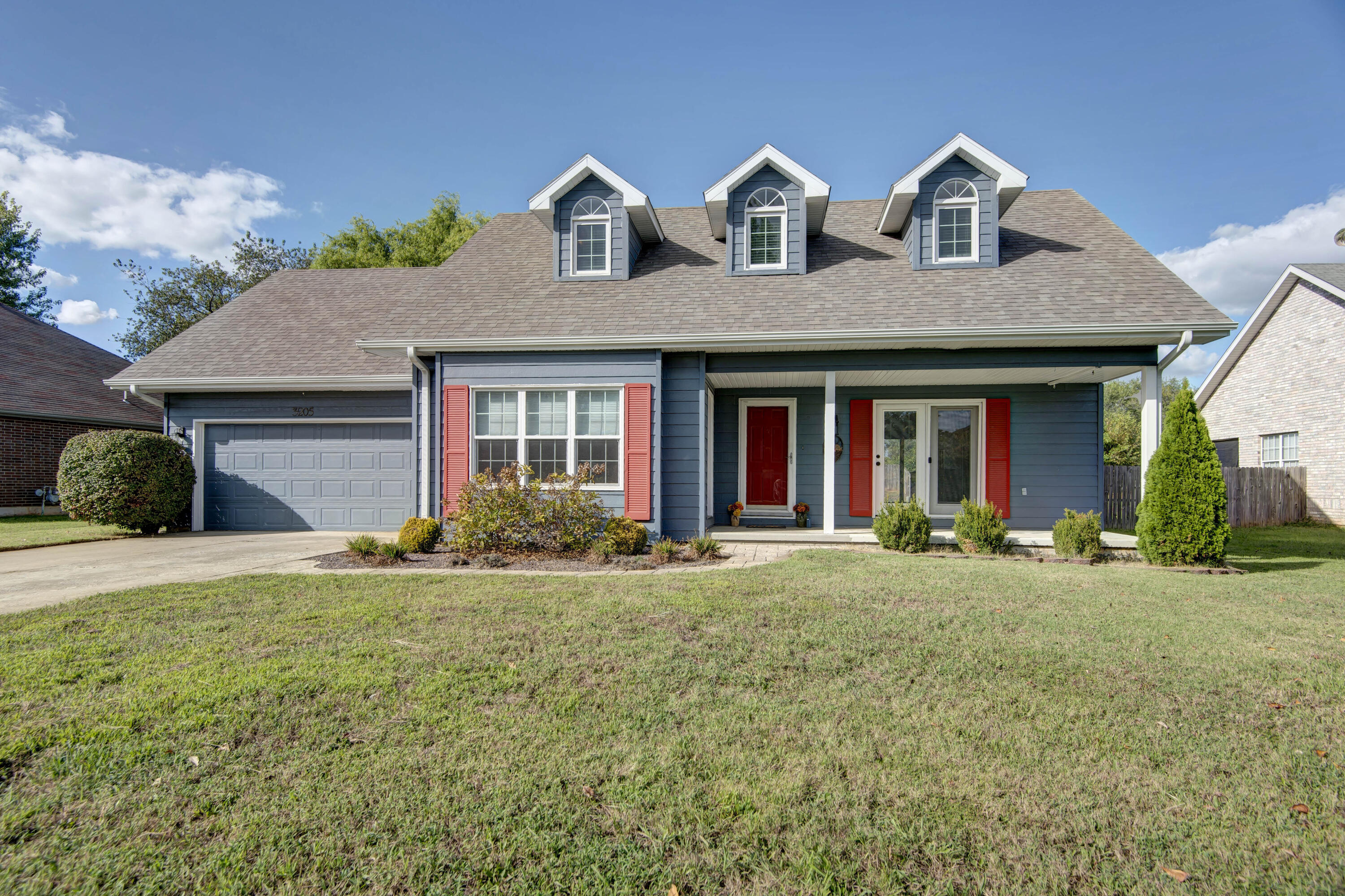 Montclair St, Springfield, MO 65807