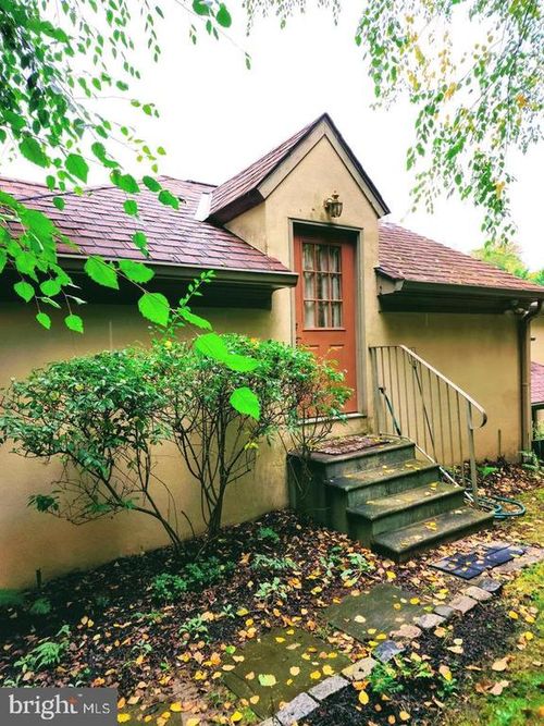 1-garage-apt-404 Mill Creek Rd, GLADWYNE, PA, 19035-1519 | Card Image