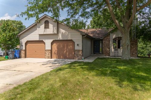 202 Sunset Cir, Columbus, WI, 53925-1874 | Card Image