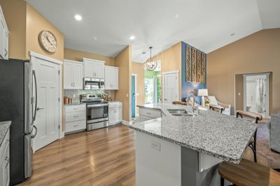 Beautiful white cabinets and granite countertops | Image 2