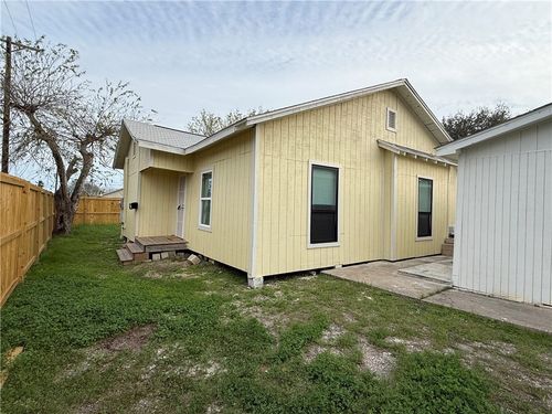 3001 Ruth St, Corpus Christi, TX, 78405-2546 | Card Image