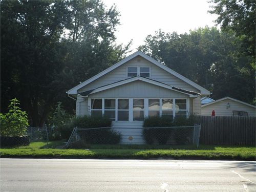 822 Broadway Street, Waterloo, IA, 50703 | Card Image
