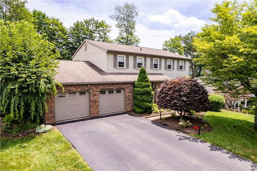 612 Westchester Dr, Greensburg, PA, 15601-6070 | Card Image