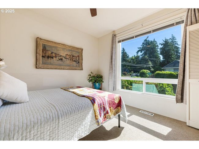 5725 Windfield Loop, House other with 3 bedrooms, 2 bathrooms and 2 parking in Lake Oswego OR | Image 18