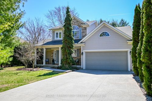 14 Bacon Lane, Fonthill, ON, L0S1E4 | Card Image