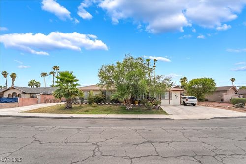 4831 Monterrey Ave, Las Vegas, NV, 89121-6812 | Card Image