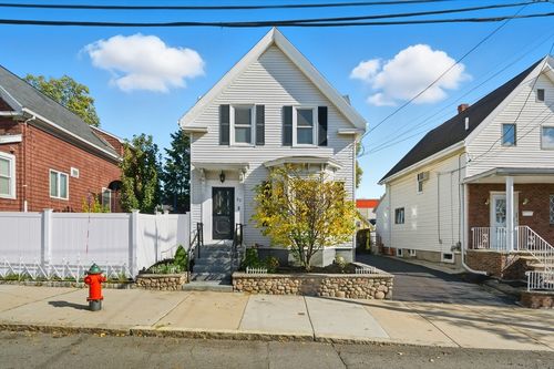 22 Spring St, Everett, MA, 02149-3516 | Card Image