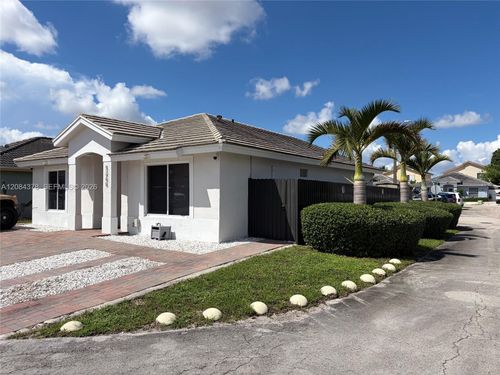 5260 Nw 184th Ln, Miami Gardens, FL, 33055-5304 | Card Image