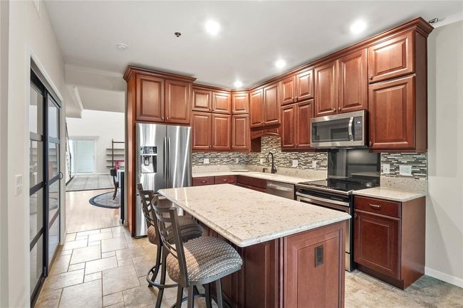 APT-3C - 505 N And South Rd, Condo with 3 bedrooms, 3 bathrooms and 2 parking in University City MO | Image 11