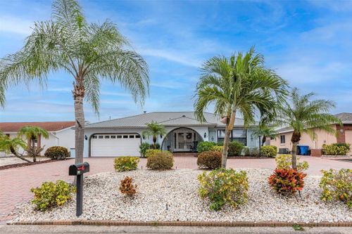 910 Chipaway Dr, APOLLO BEACH, FL, 33572-2707 | Card Image