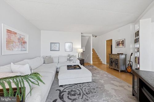 apt-4a-2301 Cherry St, PHILADELPHIA, PA, 19103-1041 | Card Image