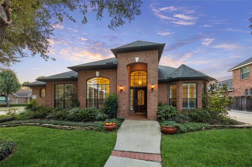 5619 Lake Place Dr, Houston, TX, 77041-6654 | Card Image