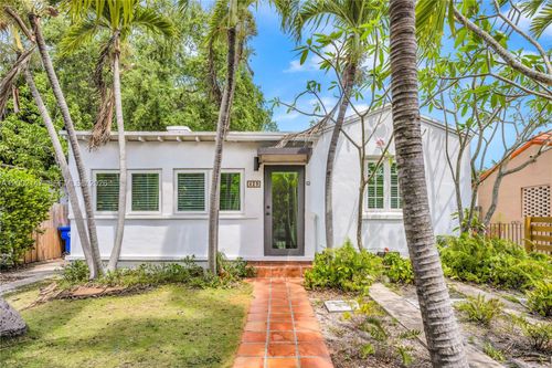 429 Ne 73rd St, Miami, FL, 33138-5197 | Card Image