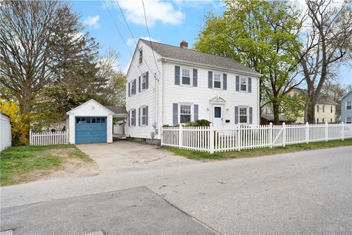 15 Cooper St, East Providence, RI, 02914-3406 | Card Image