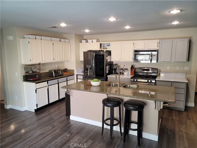 34182 Carissa Dr, Condo with 3 bedrooms, 3 bathrooms and 2 parking in Lake Elsinore CA | Image 8