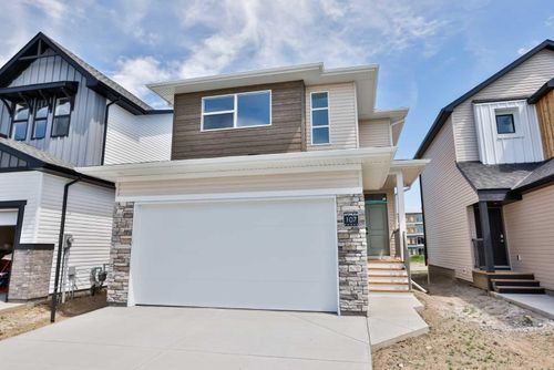 7 Miners Road W, Home with 3 bedrooms, 2 bathrooms and 4 parking in Lethbridge AB | Card Image