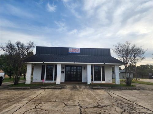 1604 Metro Dr, Alexandria, LA, 71301-3310 | Card Image