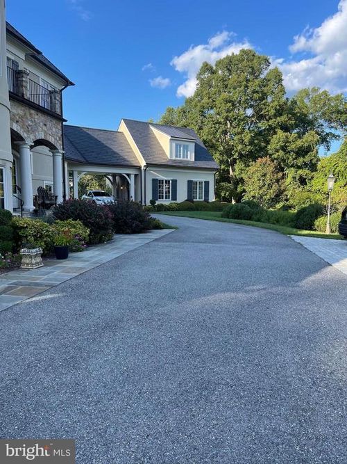 10601 Red Barn Ln, POTOMAC, MD, 20854-1954 | Card Image