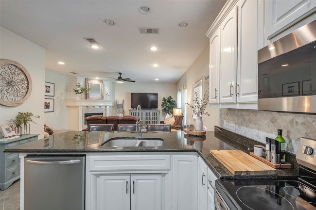 4306 Lucero Dr, House other with 3 bedrooms, 3 bathrooms and null parking in Granbury TX | Image 9