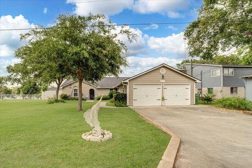 6041 Lazy Ln, Brazoria, TX, 77422-7557 | Card Image