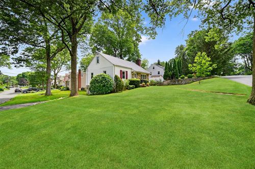 22 Woodbrook Rd, White Plains, NY, 10605-4320 | Card Image