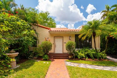 410 Alhambra Cir, House other with 3 bedrooms, 2 bathrooms and null parking in Coral Gables FL | Image 3