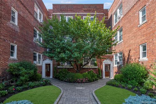3e-15 Gaynor Ave, Manhasset, NY, 11030-1952 | Card Image