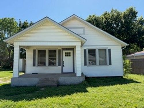 312 Small St, Bowie, TX, 76230-4318 | Card Image