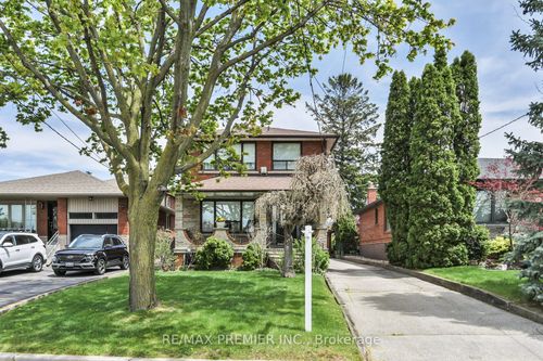 81 Macleod St, North York, ON, M6L2M8 | Card Image