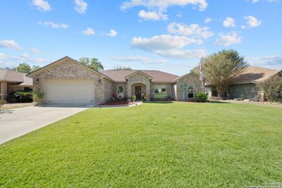 313 Yorktown, House other with 3 bedrooms, 2 bathrooms and null parking in Pleasanton TX | Image 2