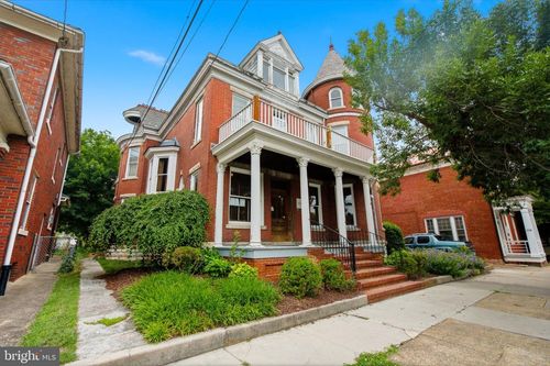 310 W Burke St, MARTINSBURG, WV, 25401-3324 | Card Image