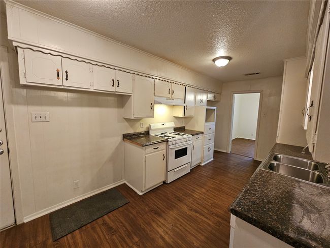 2100 Redwood Pl, House other with 5 bedrooms, 4 bathrooms and null parking in Denton TX | Image 7