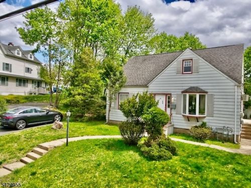 382 High Mountain Rd, North Haledon, NJ, 07508-2435 | Card Image