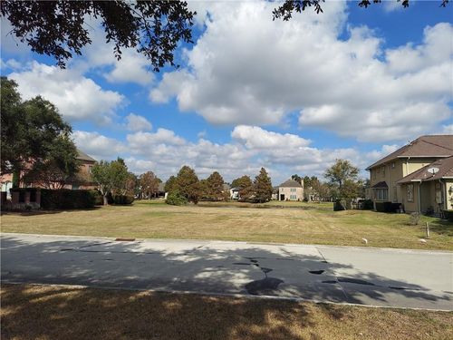 255 English Turn Dr, New Orleans, LA, 70131-3348 | Card Image