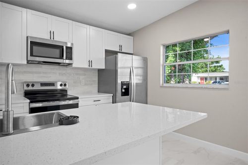6213 N Cameron Ave, TAMPA, FL, 33614-4810 | Card Image