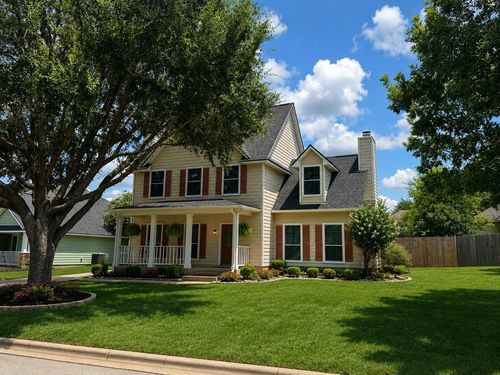 2204 Springwood Dr, Brenham, TX, 77833-6080 | Card Image