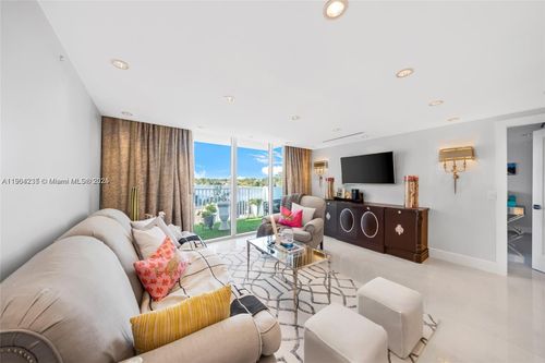 2f-5838 Collins Ave, Miami Beach, FL, 33140-2264 | Card Image