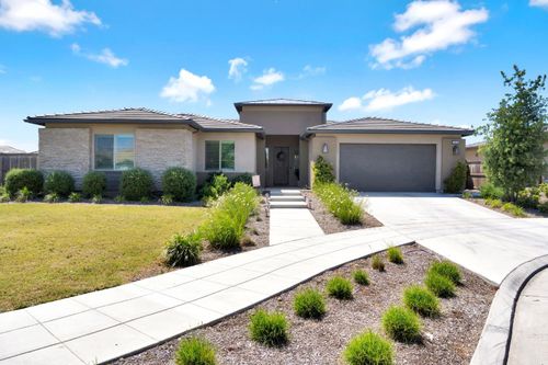1020 Treasure Hills Dr, Madera, CA, 93636-8069 | Card Image